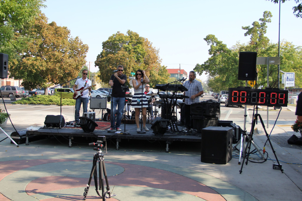 Before attempt - Band performing during Unofficial Clock test