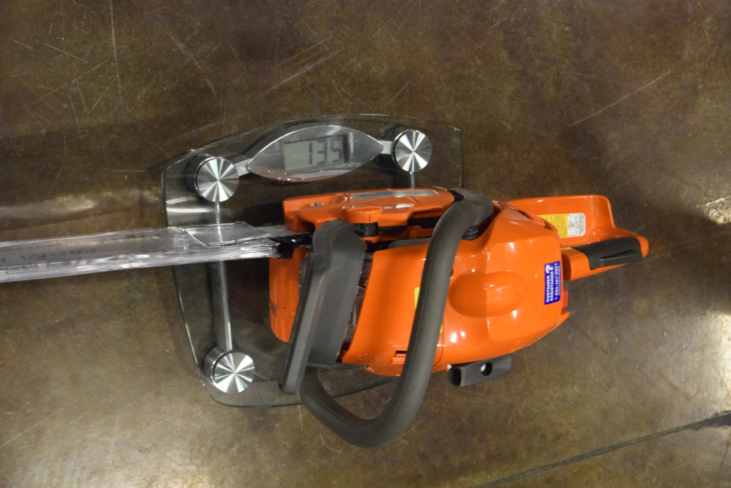 20 Chainsaw Weighs 13.5 Pounds